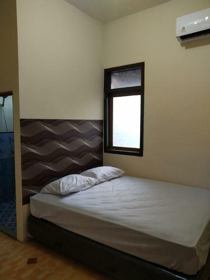 Thalia Guesthouse Ijen - Bromo & Sukamade Tour バニュワンギ エクステリア 写真
